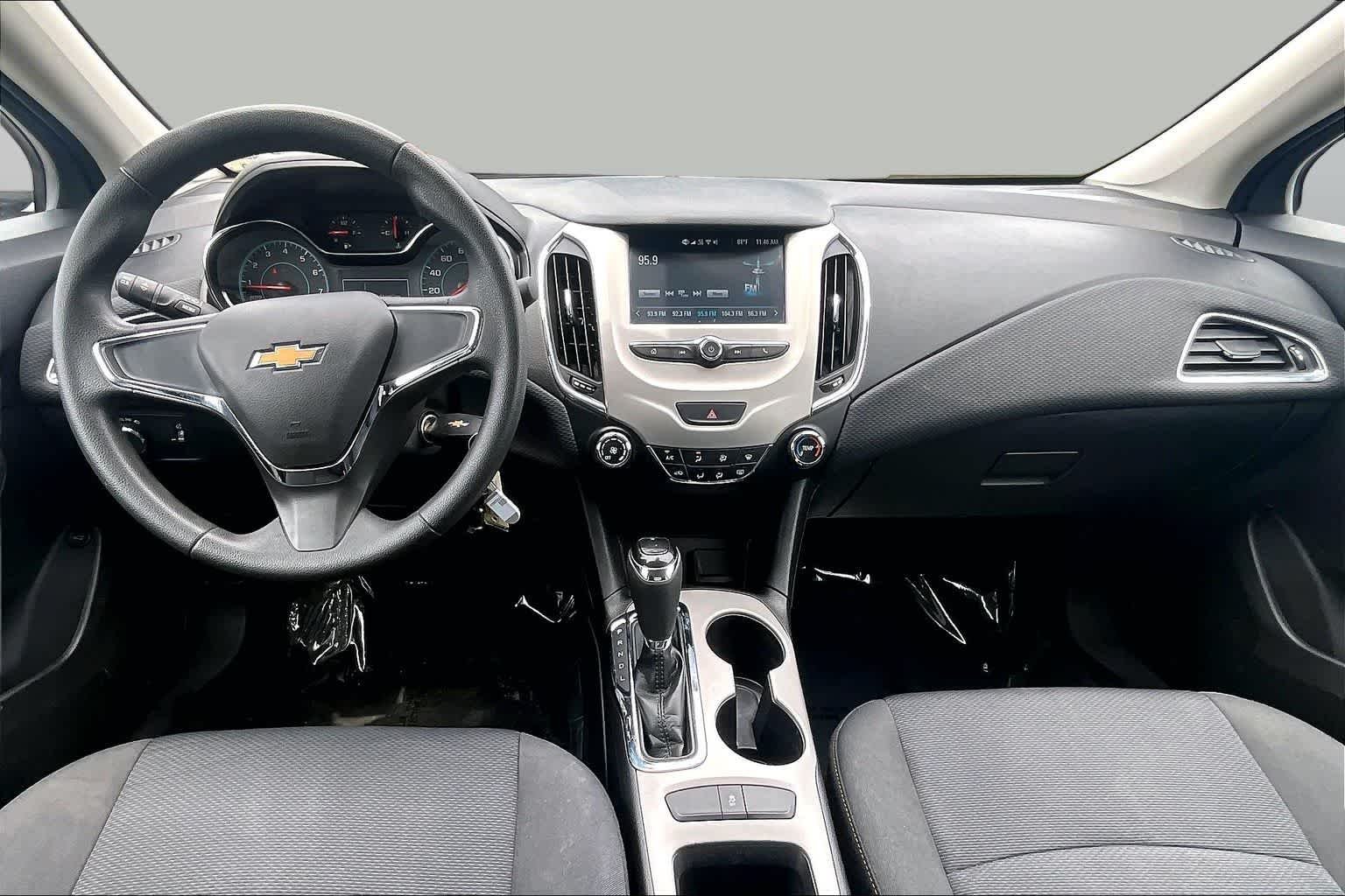 Used 2018 Summit White Chevrolet LS image 15