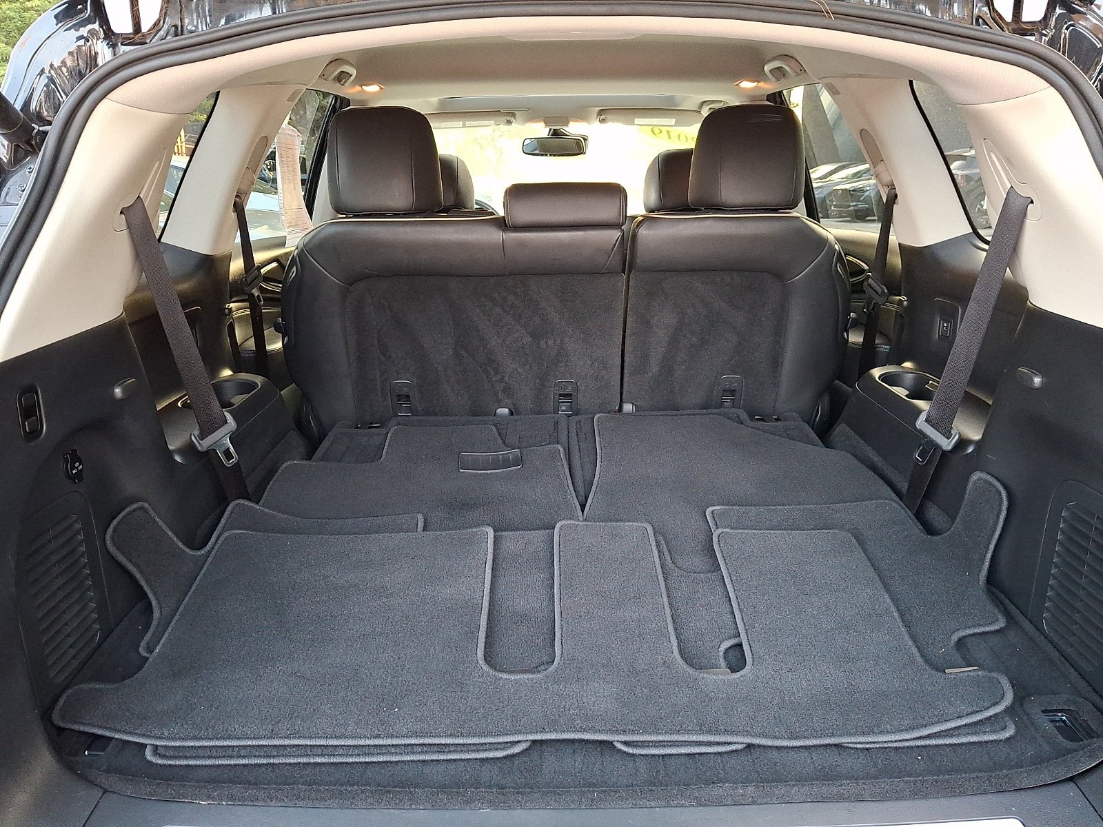 Used 2019 Black Obsidian INFINITI LUXE image 29
