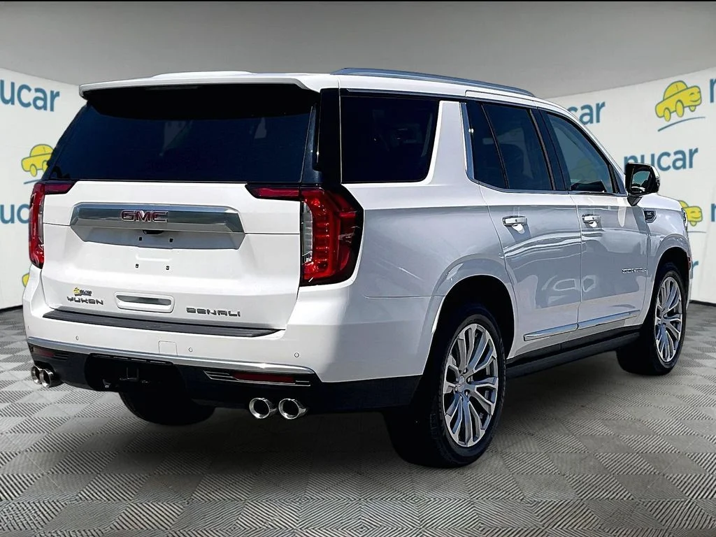 Used 2022 White Frost Tricoat GMC Denali image 6
