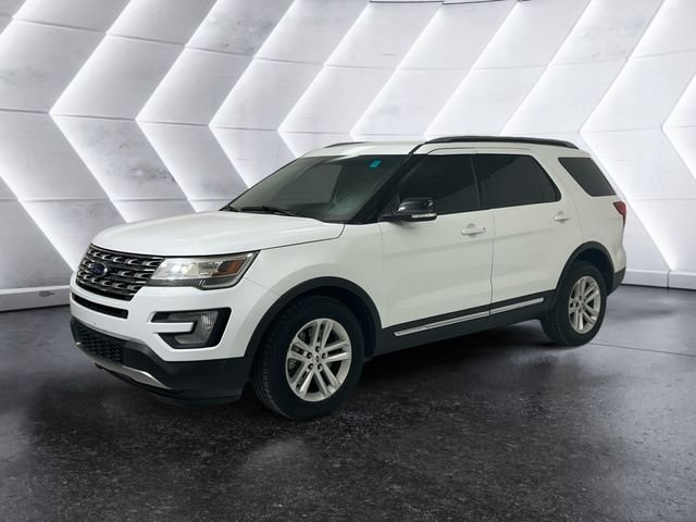 Used 2016 White Ford XLT image 3