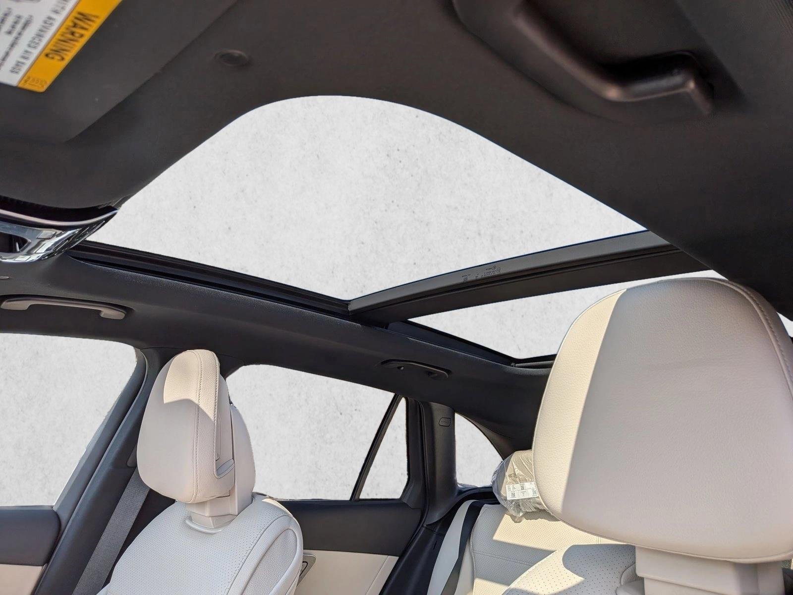 New 2026 Polar White Mercedes-Benz GLC300 image 16
