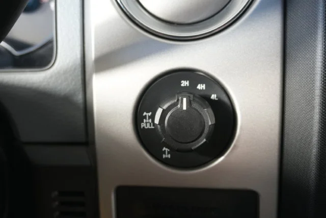 Used 2014 Ingot Silver Metallic Ford XLT image 17