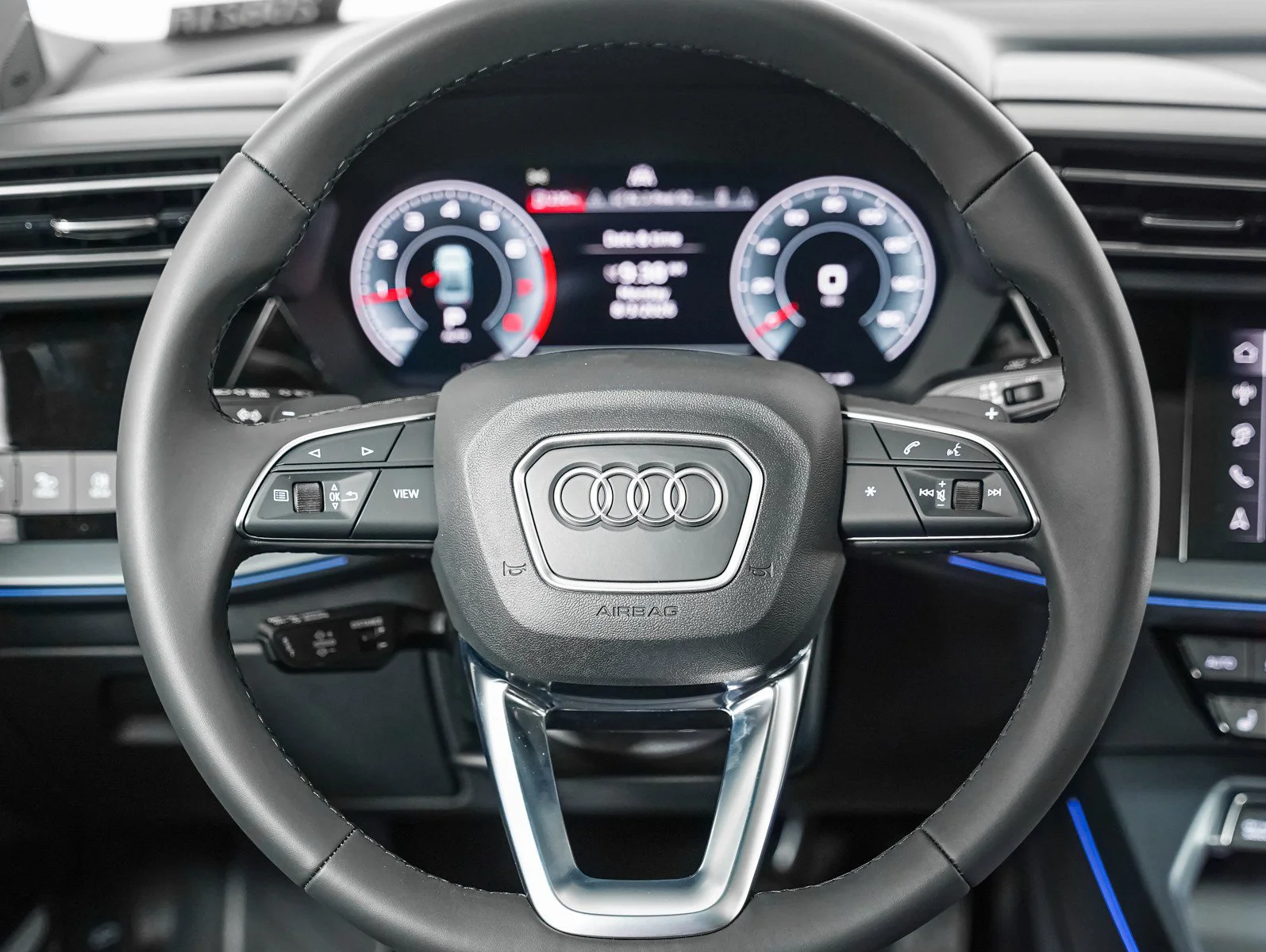 New 2026 Arrow Gray Pearl Effect Audi Premium Plus image 15