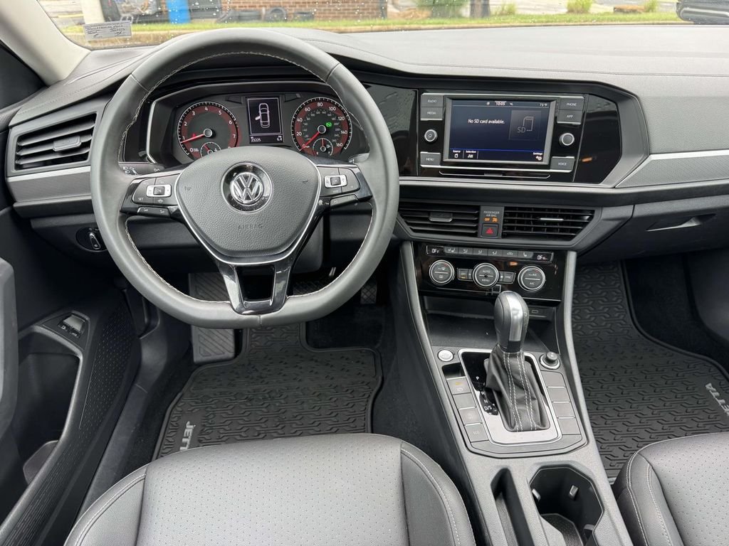 2021 Volkswagen Jetta SE - Photo 17