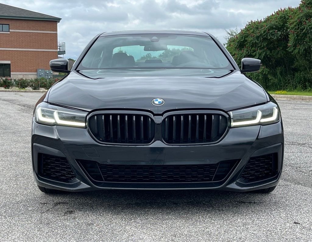 Used 2022 Black Sapphire Metallic BMW 540i xDrive image 2
