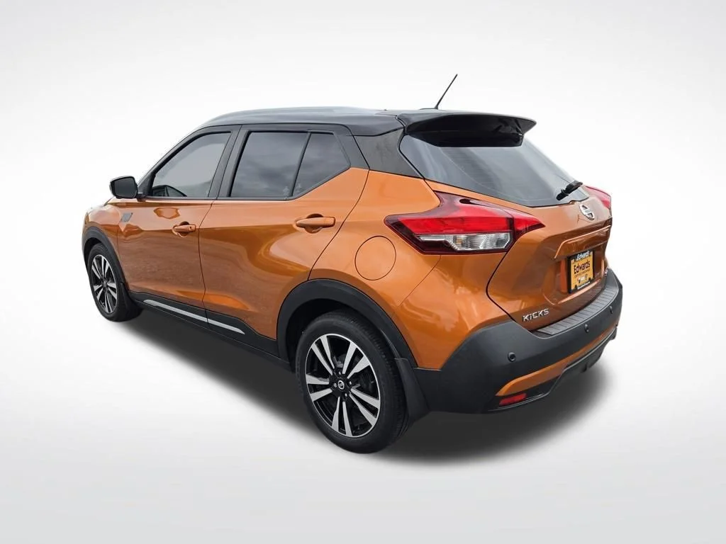 Used 2020 Orange Nissan SR image 5