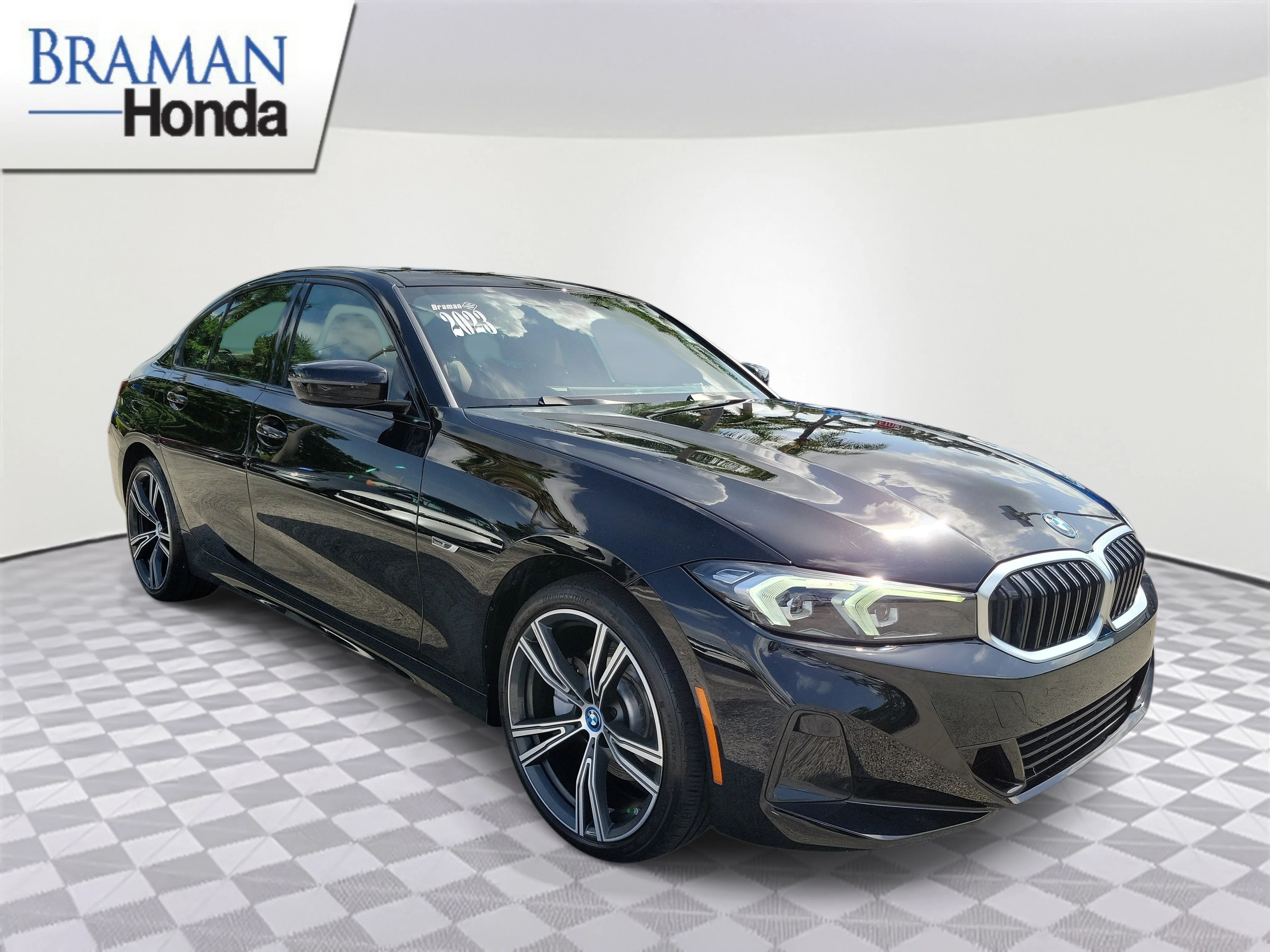 Used 2023 Jet Black BMW 330e xDrive image 2