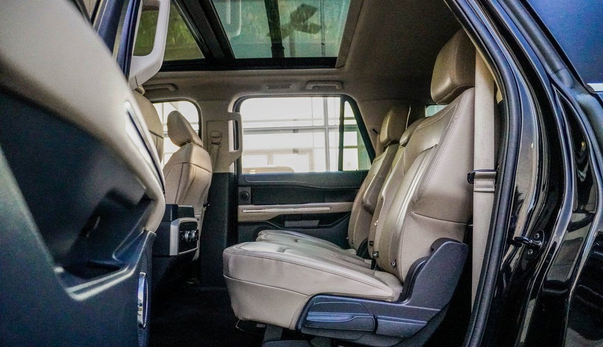 Used 2022 Black Ford Limited image 19