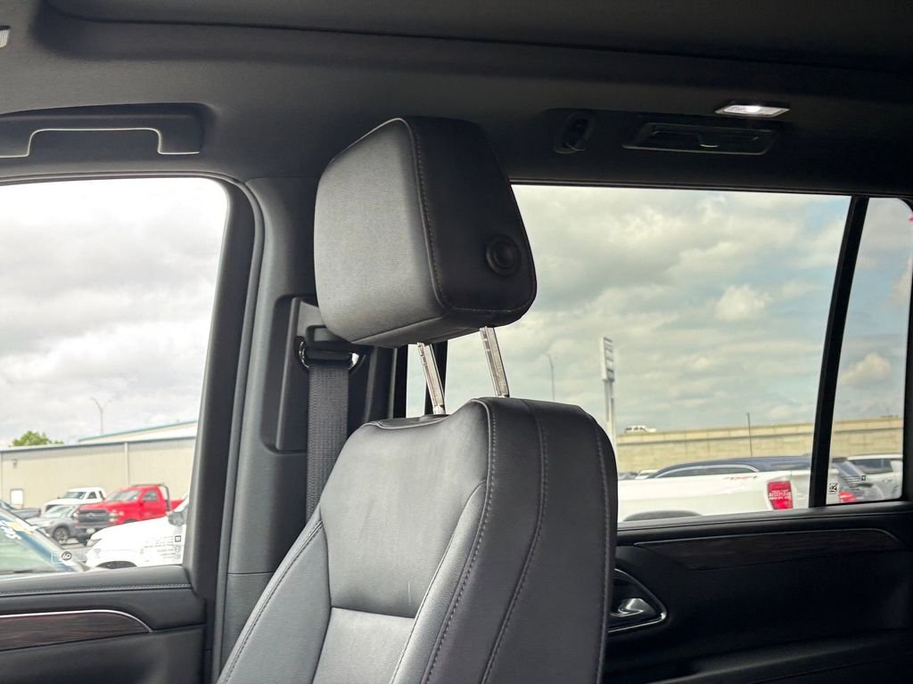 Used 2023 Gray Chevrolet Z71 image 12