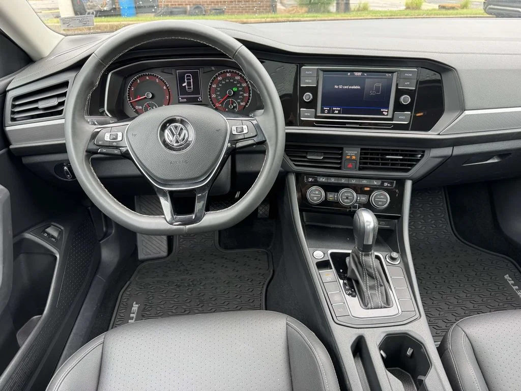 Used 2021 White Volkswagen 1.4T SE image 17