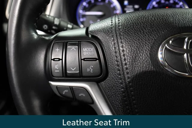 Used 2018 Gray Toyota SE image 18