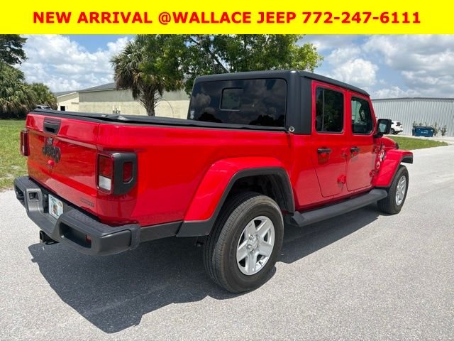 Used 2020 Red Jeep Sport image 4