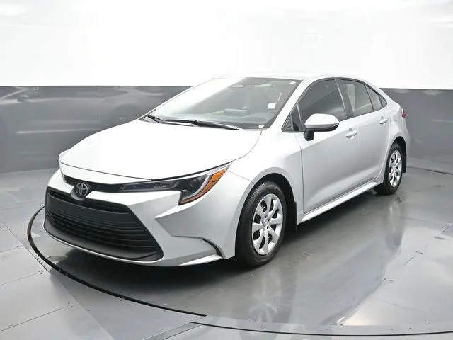 Used 2025 Silver Toyota LE image 3