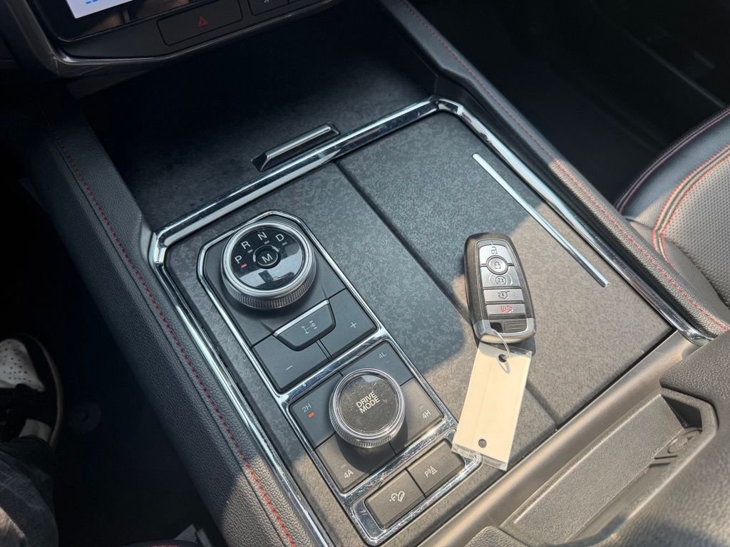 Used 2023  Ford Limited image 46