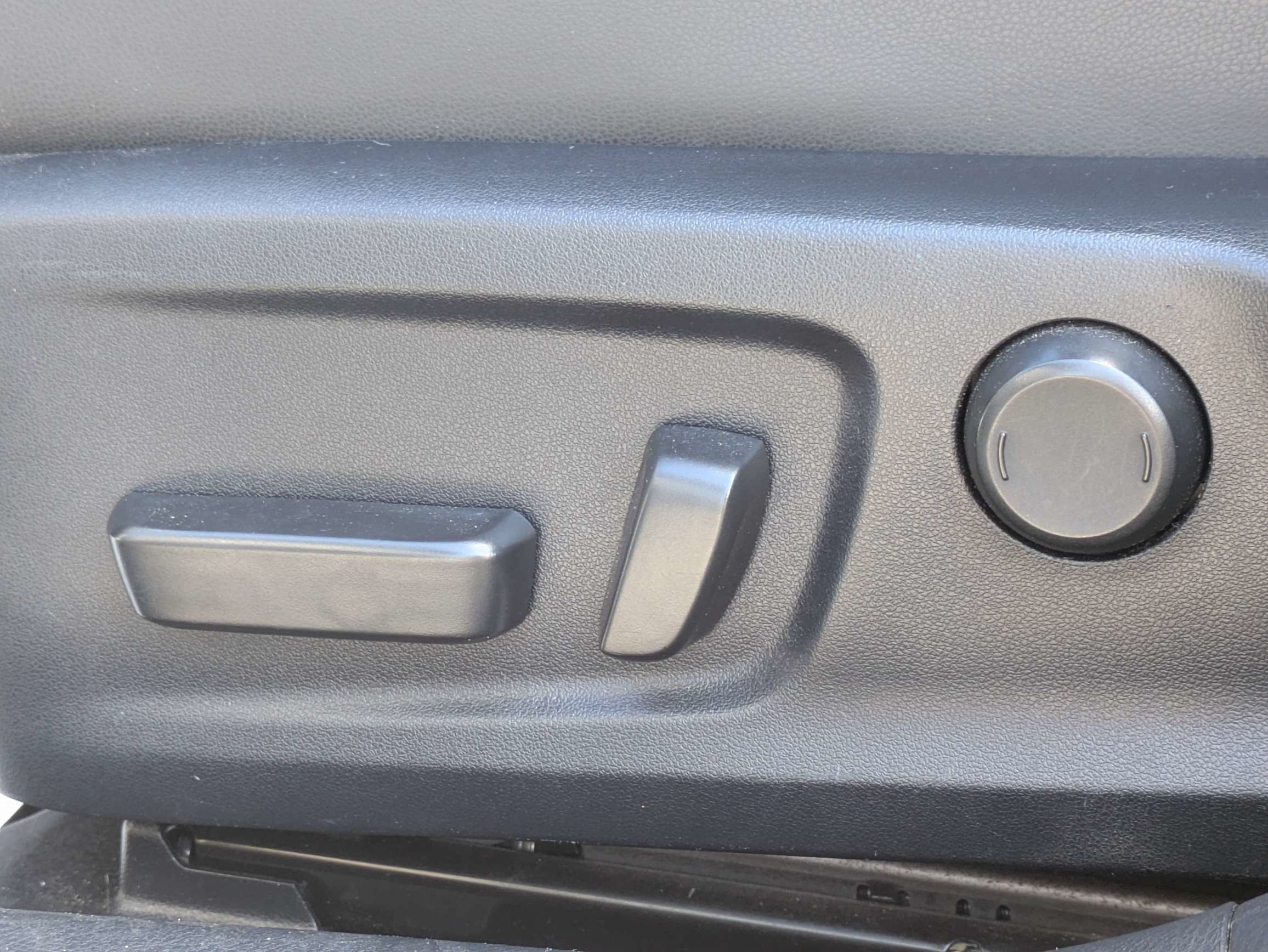 Used 2019  Lexus  image 20