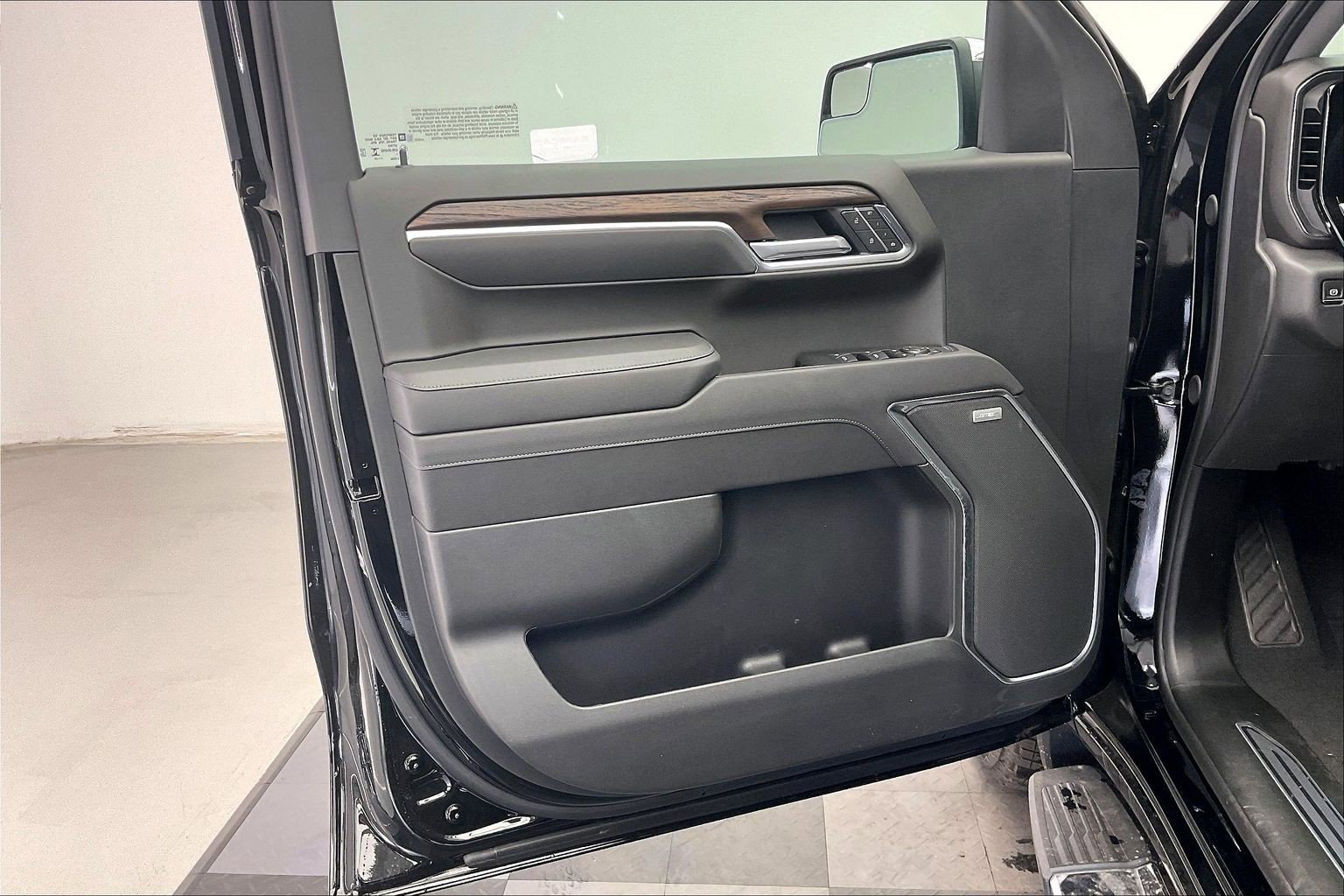 2026 GMC Sierra 1500 SLT - Photo 12
