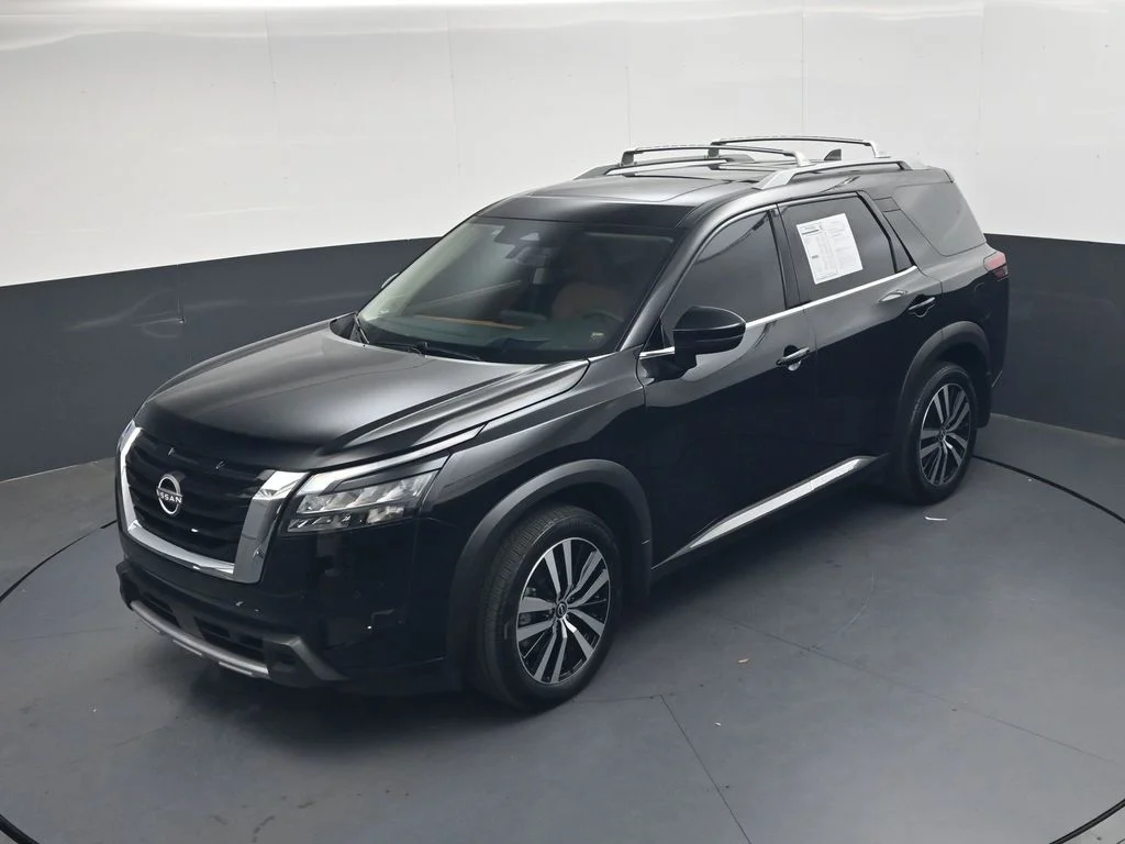 Used 2025 Black Nissan Platinum image 34