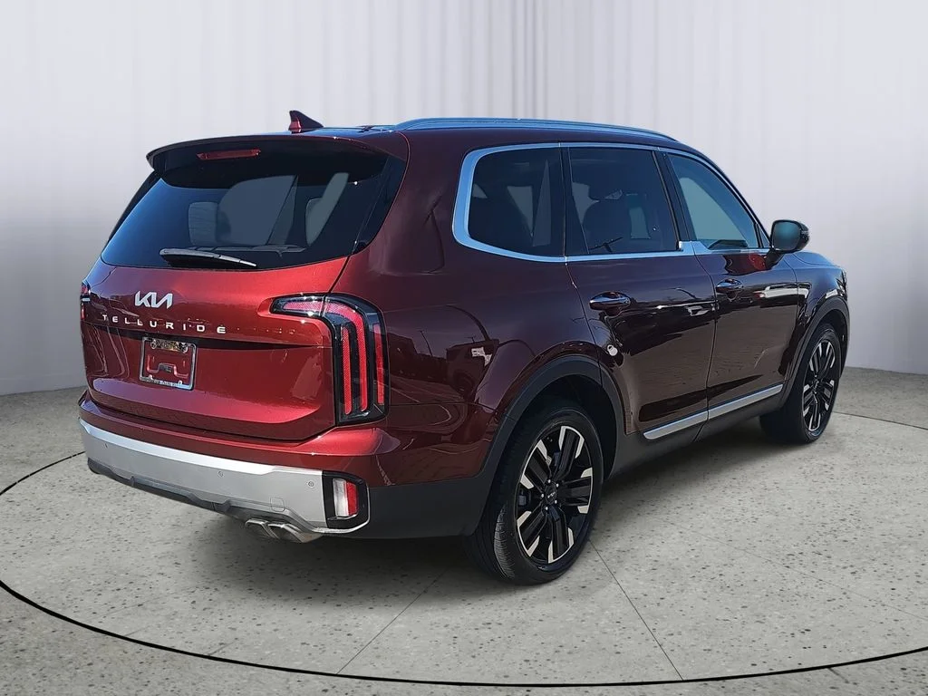 Used 2023 Red Kia SX image 5