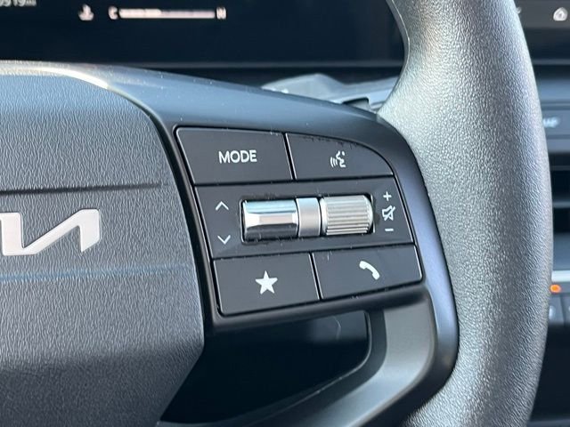 Used 2025 Gray Kia LXS image 18