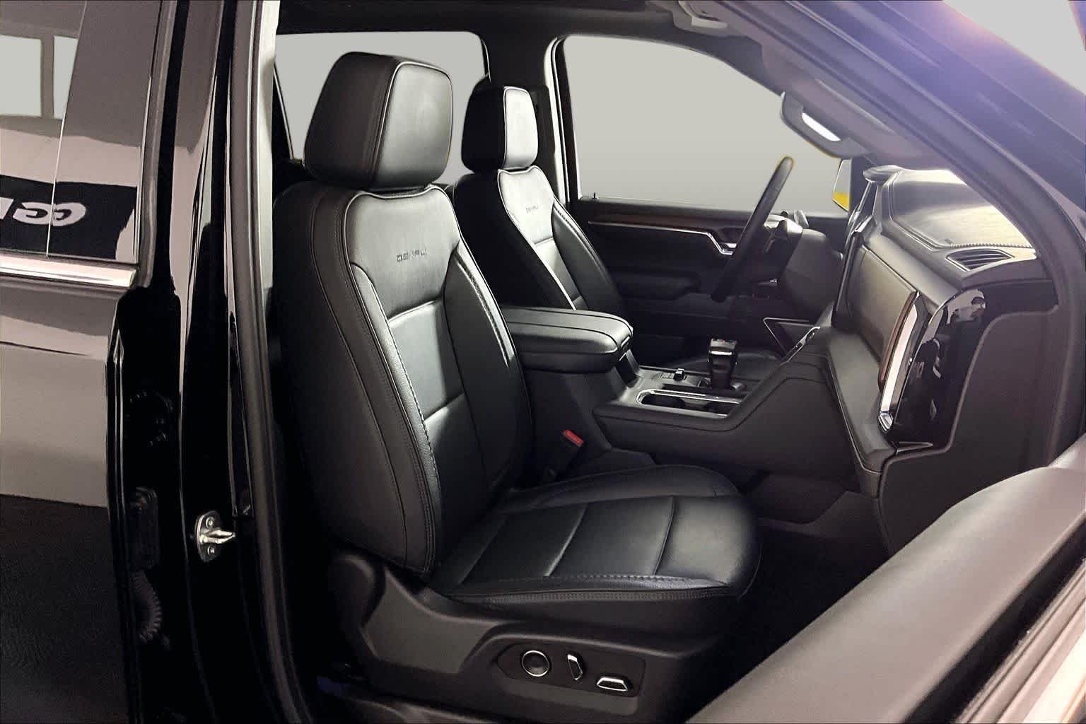 Used 2024 Onyx Black GMC Denali image 9