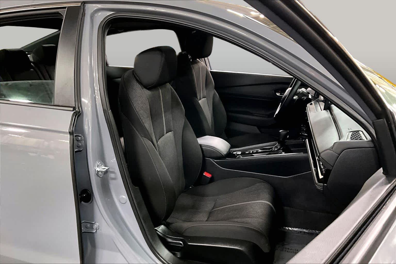 Used 2025 Urban Gray Pearl Honda Sport image 9