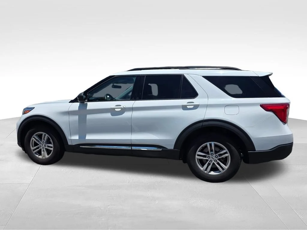 Used 2023 White Ford XLT image 4