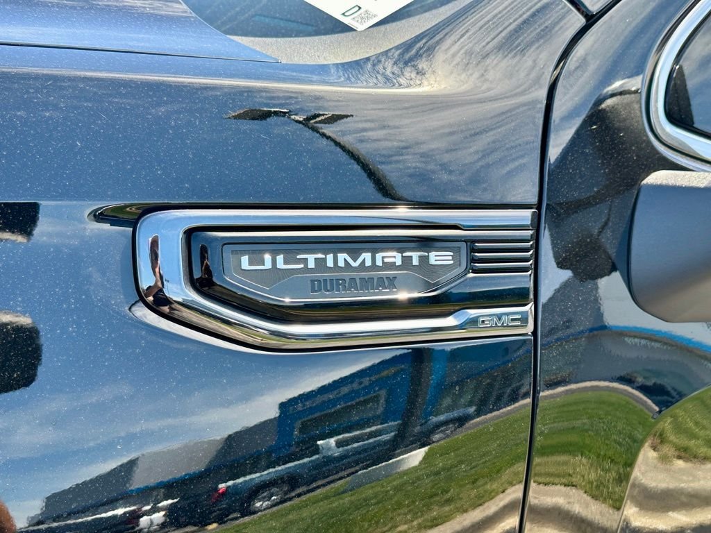 Used 2025 Black GMC Denali Ultimate image 10