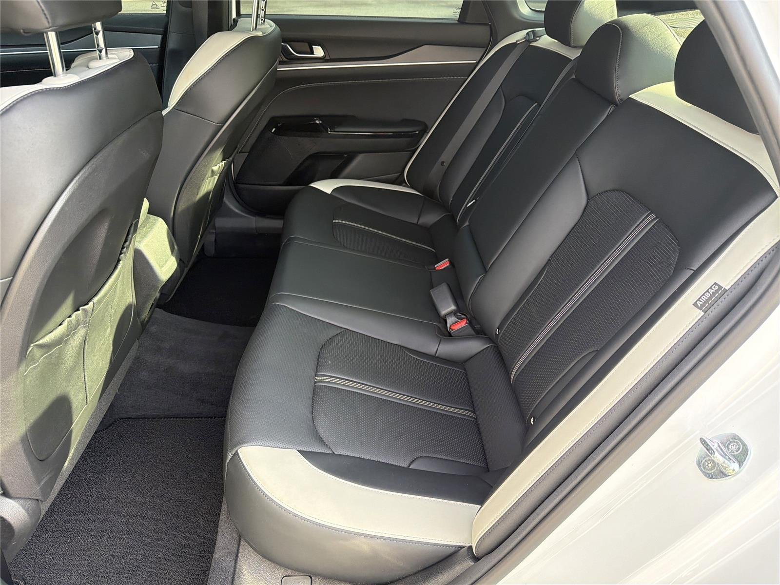 Used 2025 Snow White Pearl Kia GT-Line image 25