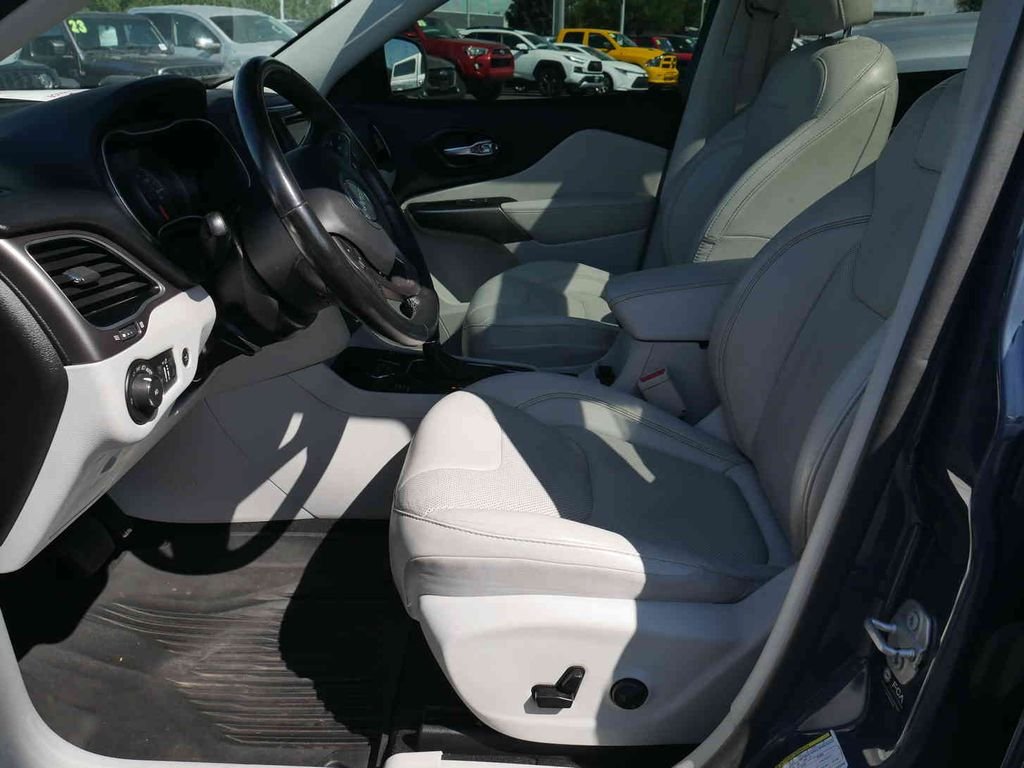 Used 2021 Blue Jeep Limited image 27