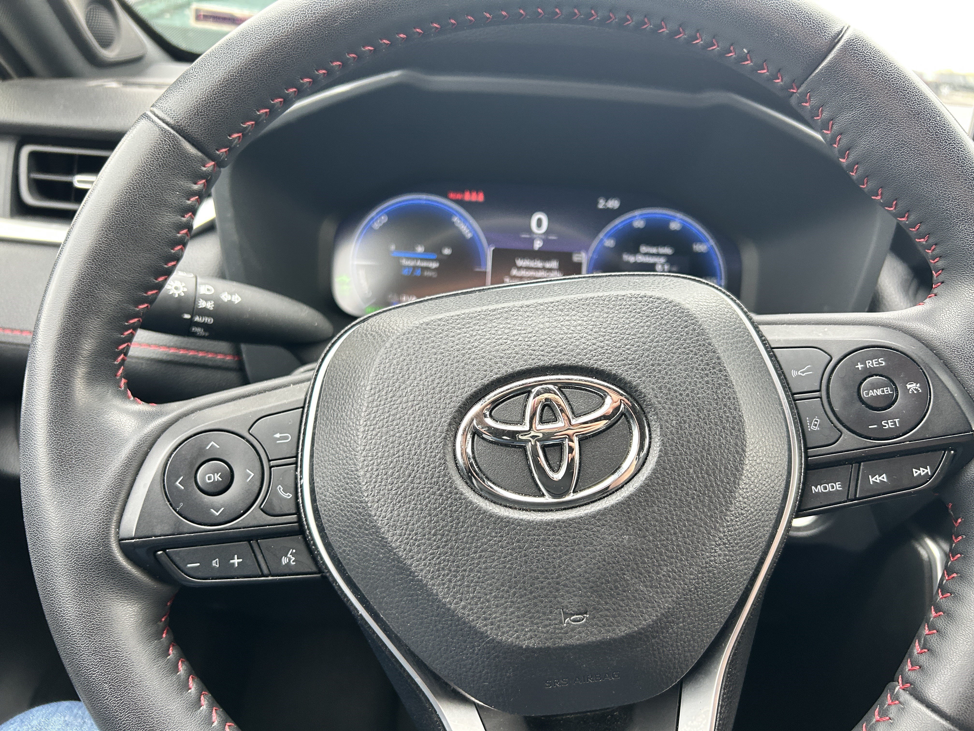 Used 2024 Wind Chill Pearl Toyota Hybrid XLE Premium image 17