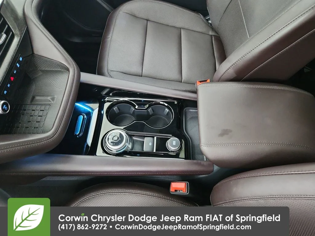 Used 2025 Gray Ford Platinum image 28