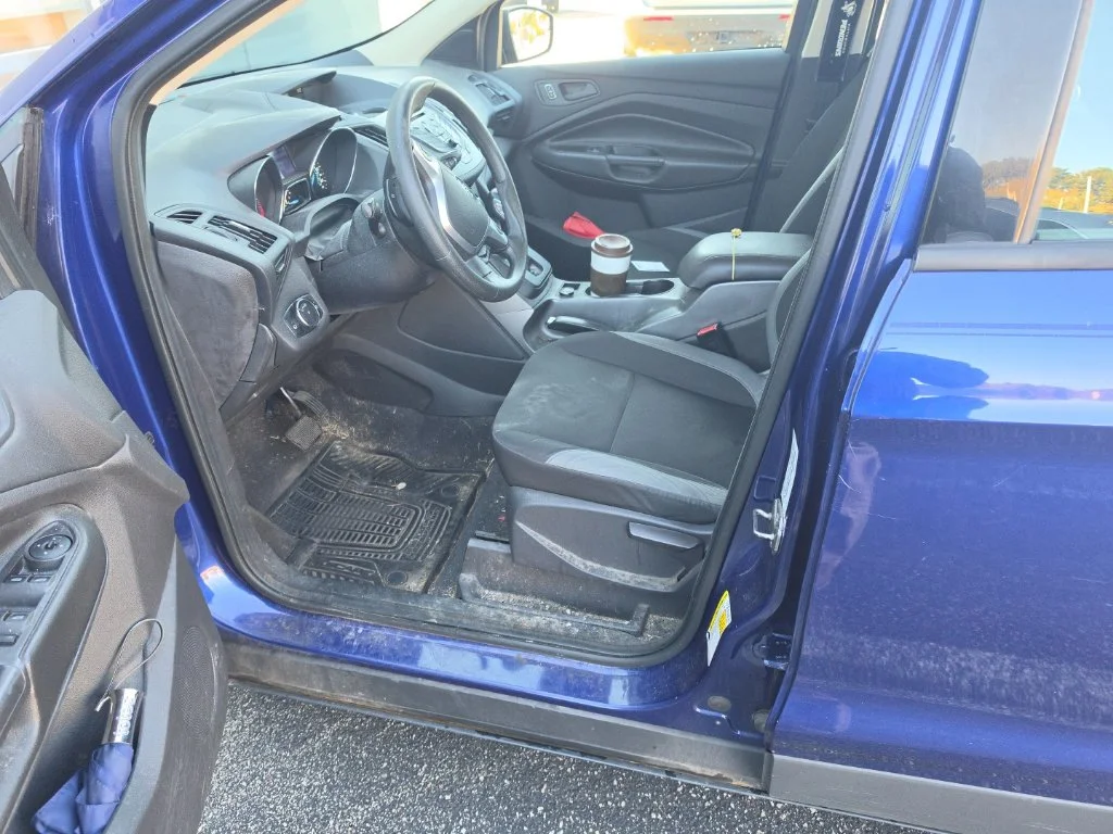 Used 2013 Blue Ford S image 2