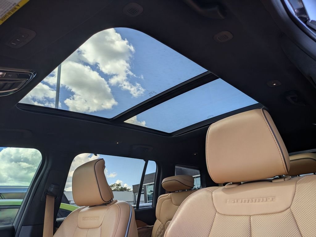 Used 2022 Black Jeep Summit image 14