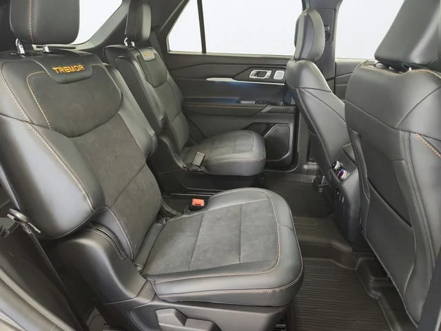 New 2026 Carbonized Gray Metallic Ford Tremor® image 27