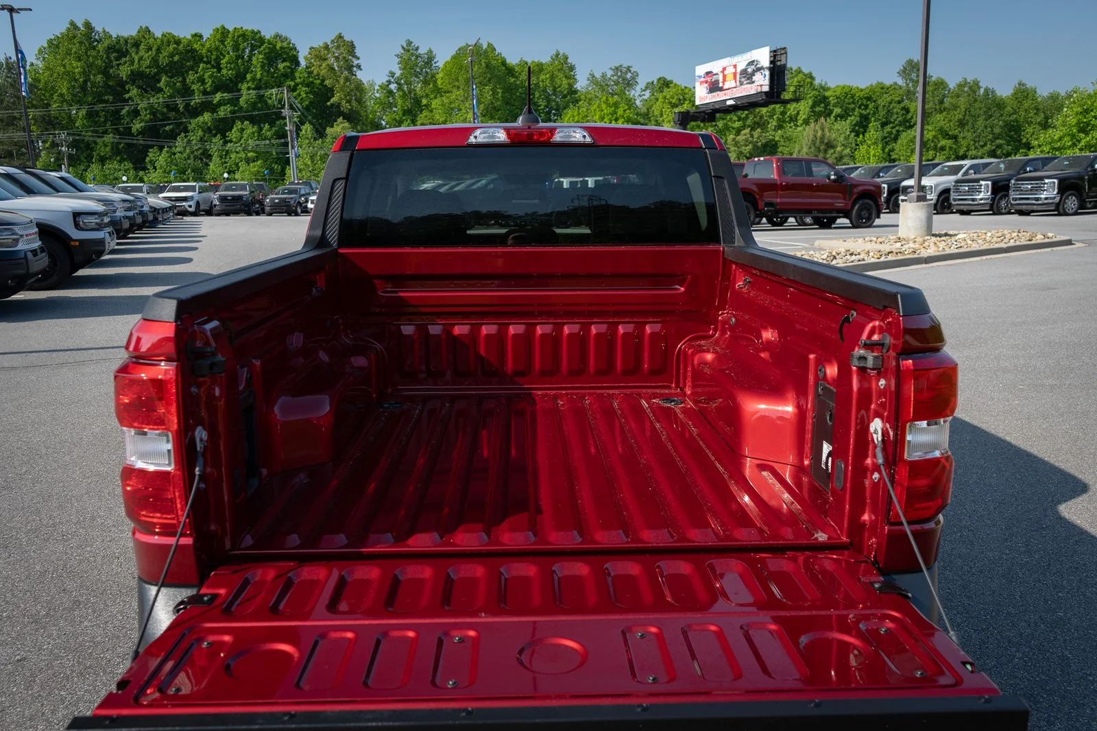New 2026 Ruby Red Metallic Tinted Clearcoat Ford XLT image 9