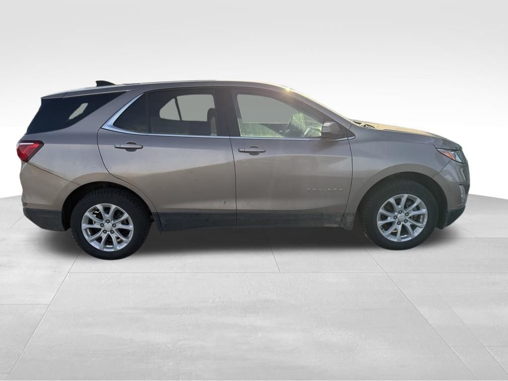 Used 2018 Chevrolet Equinox LT with VIN 3GNAXUEU5JL275927 for sale in Huron, SD