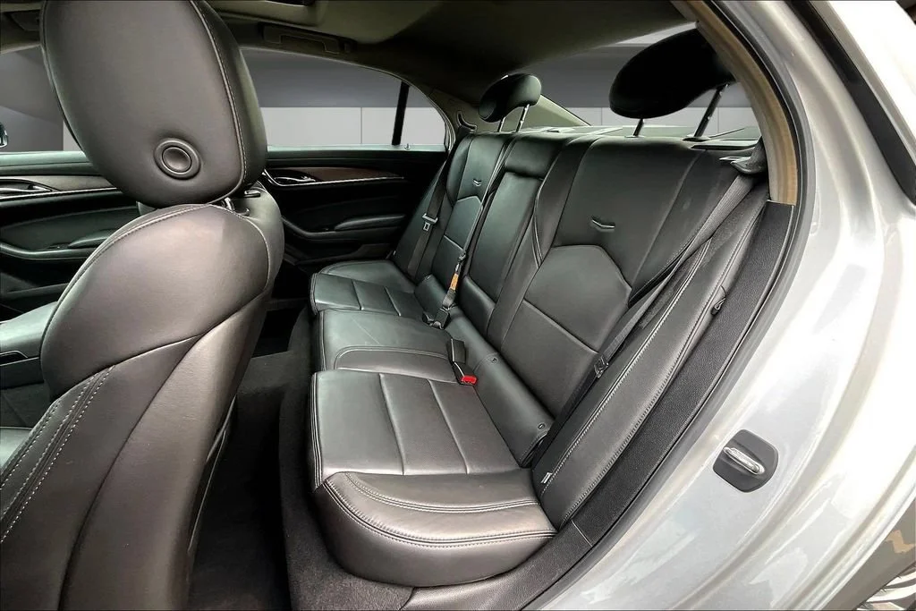 Used 2018 RADIANT SILVER METALLIC Cadillac Luxury AWD image 22
