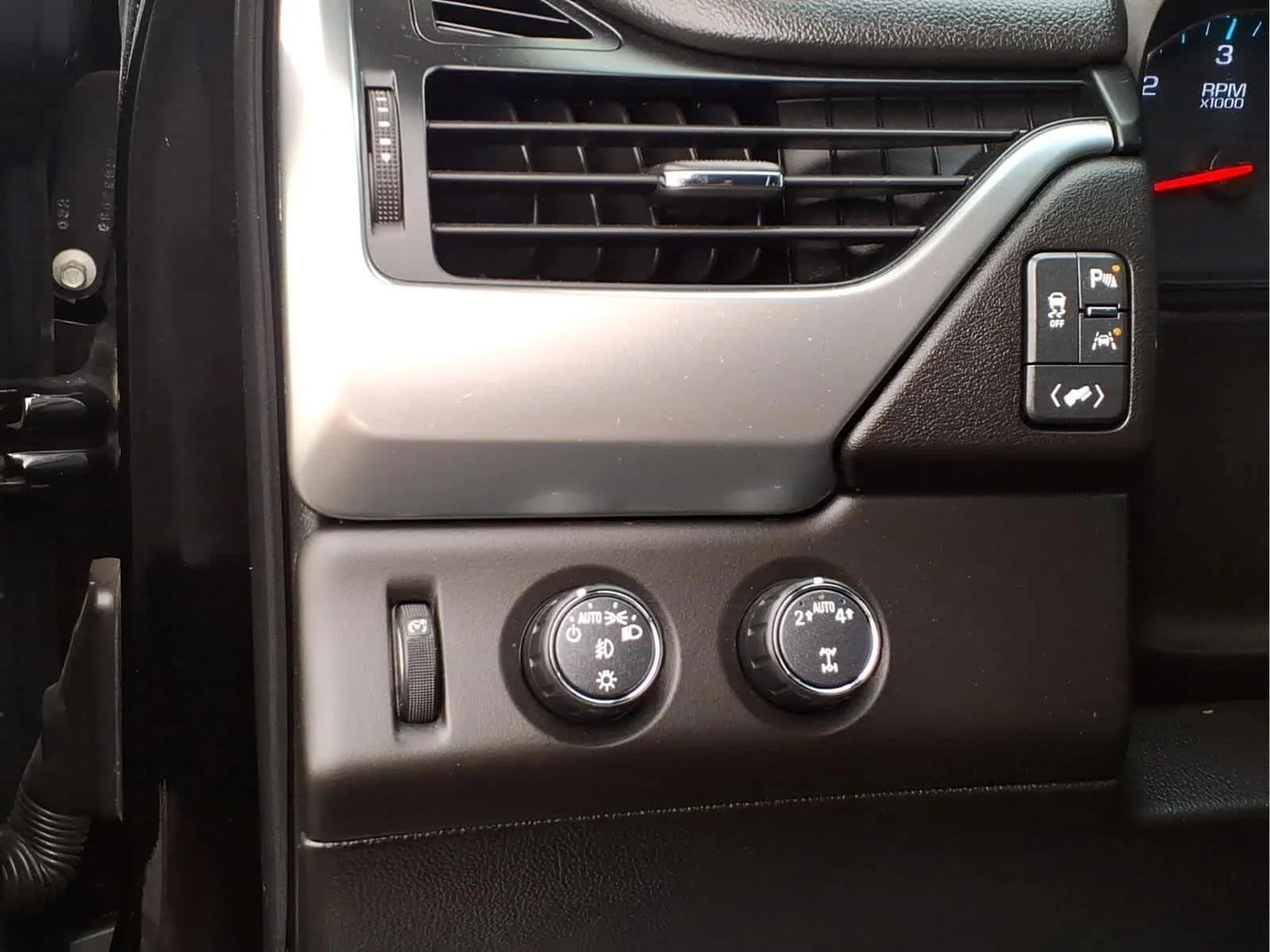 Used 2019 Black Chevrolet LT image 13
