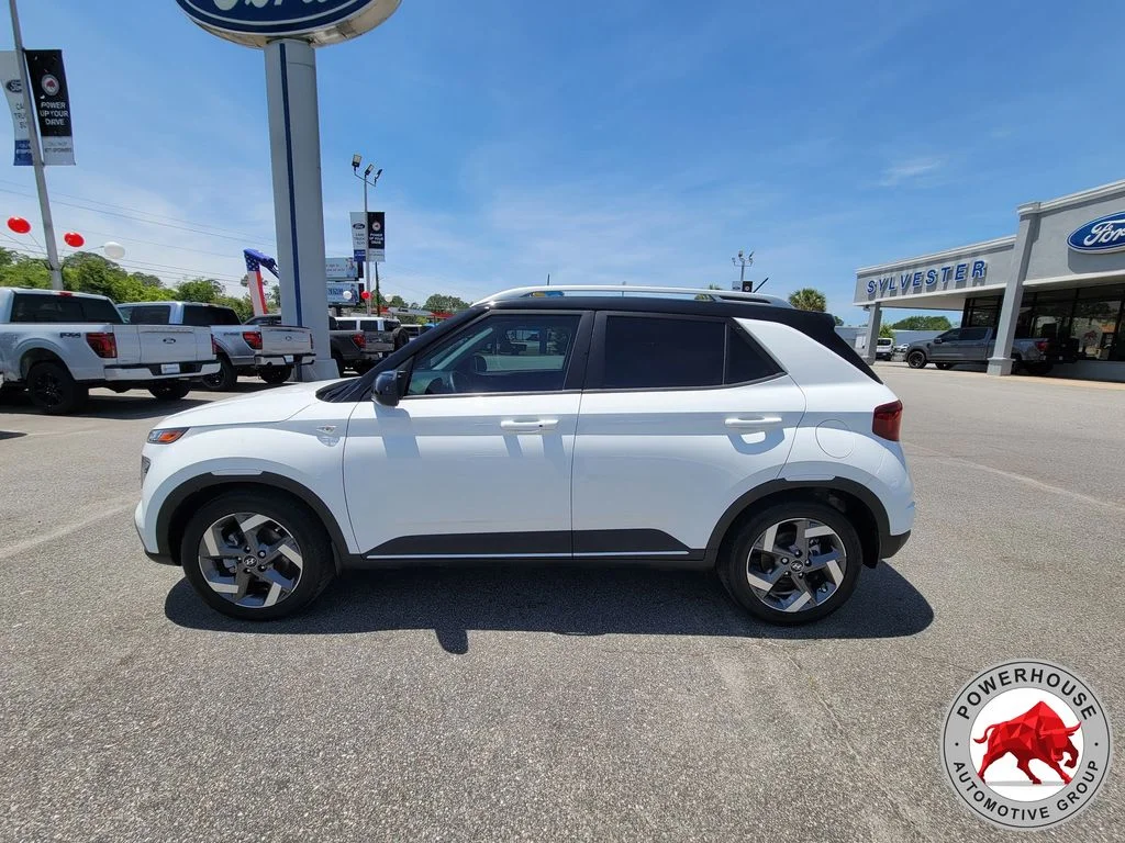 Used 2025 White Hyundai Limited image 3