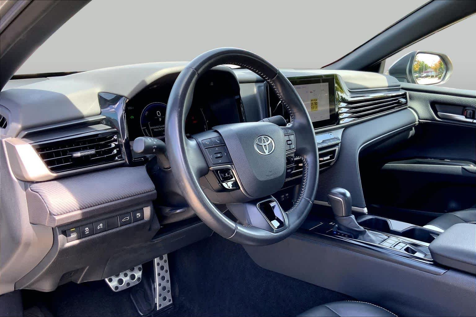 Used 2025 Heavy Metal Toyota SE image 17
