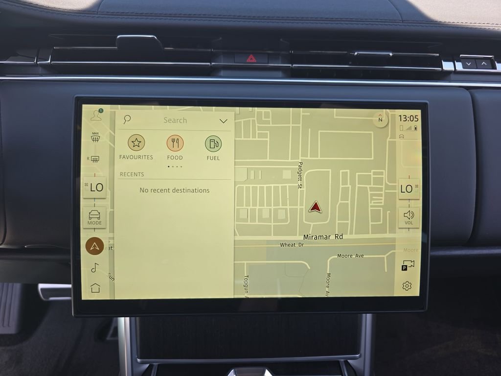 New 2026 Santorini Black Land Rover SE image 23