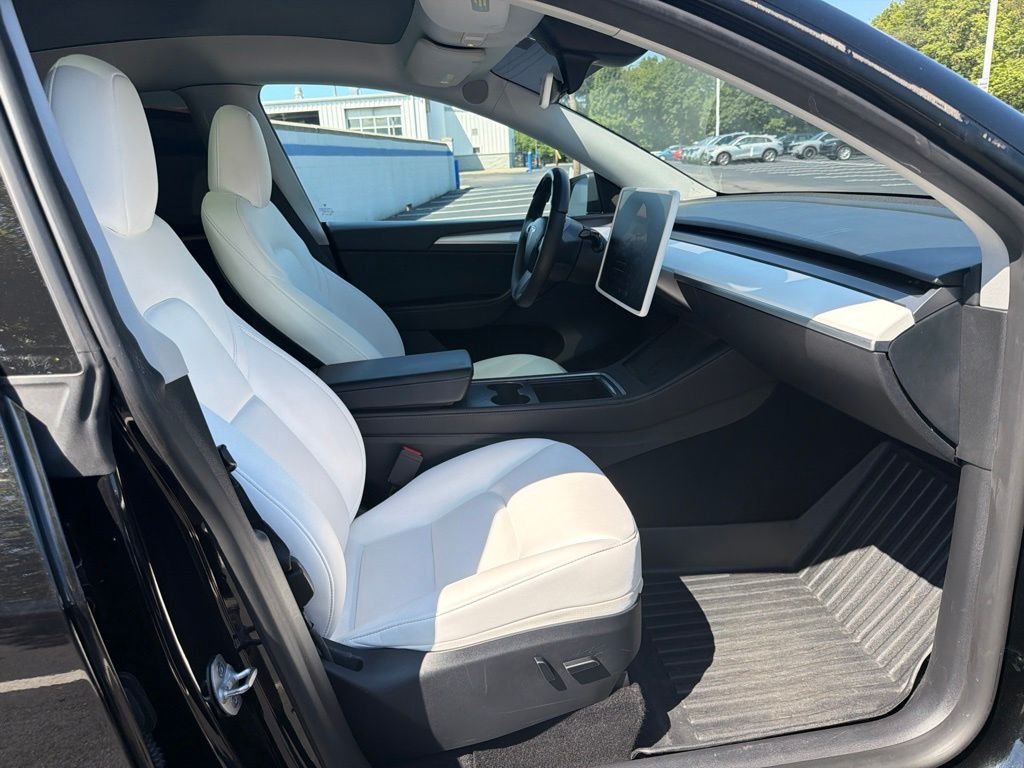 Used 2023  Tesla Performance image 24