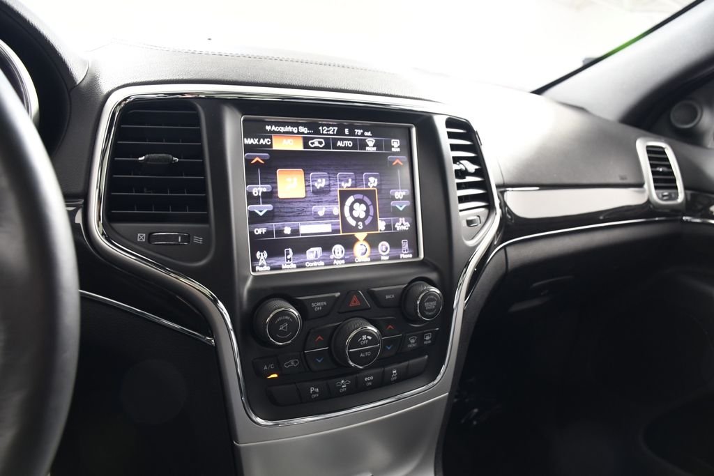 Used 2015 Bright White Clearcoat Jeep Overland image 31