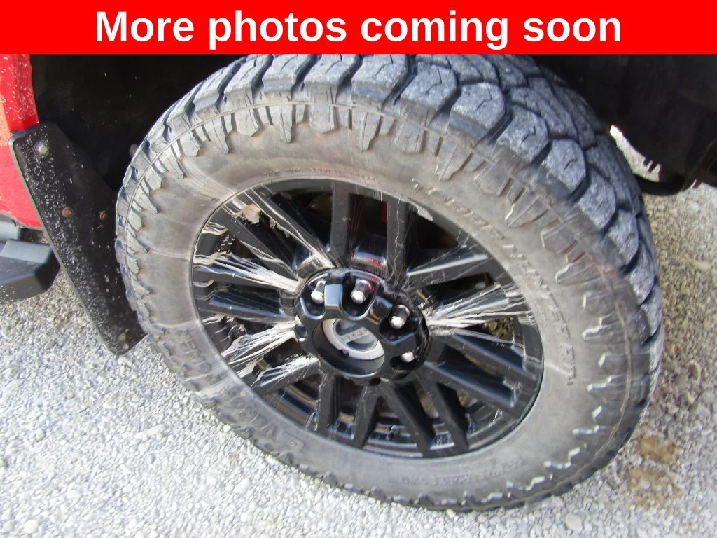 Used 2022  Ford XL image 9