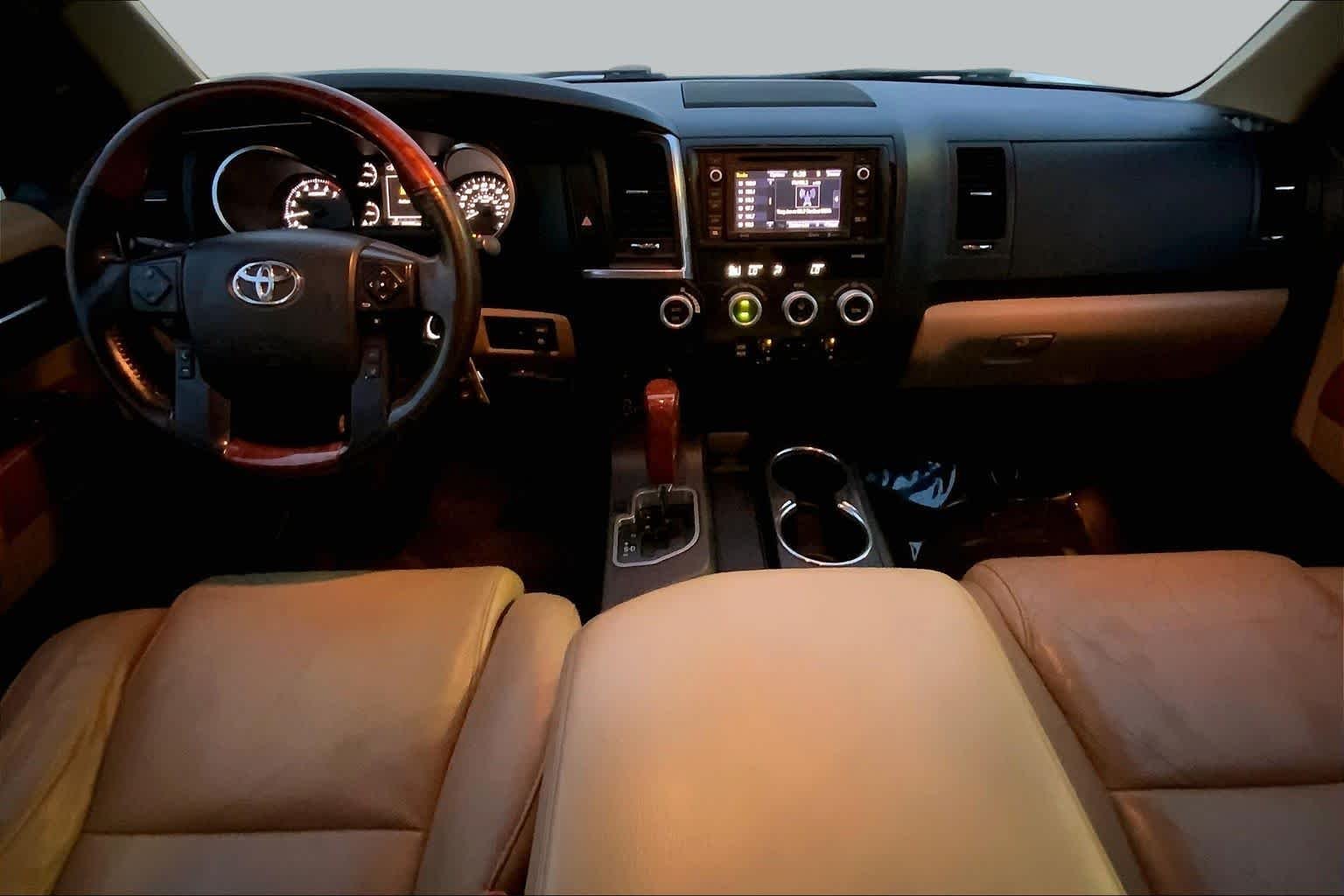 Used 2018 Blizzard Pearl Toyota Platinum image 13
