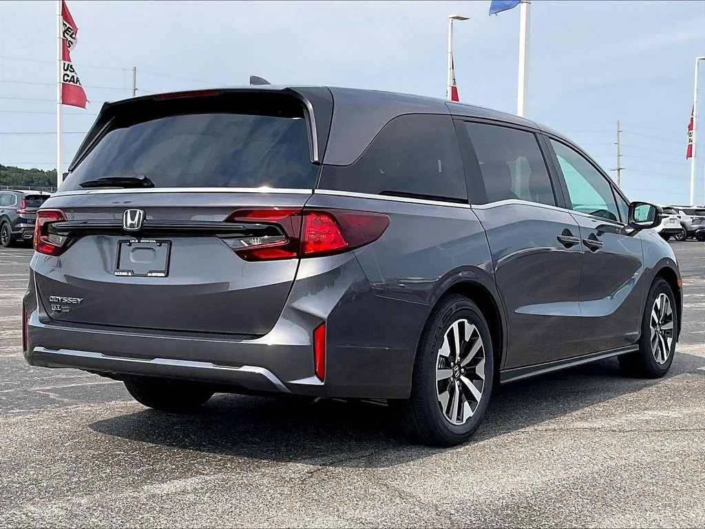 New 2026 Modern Steel Metallic Honda EX-L image 3