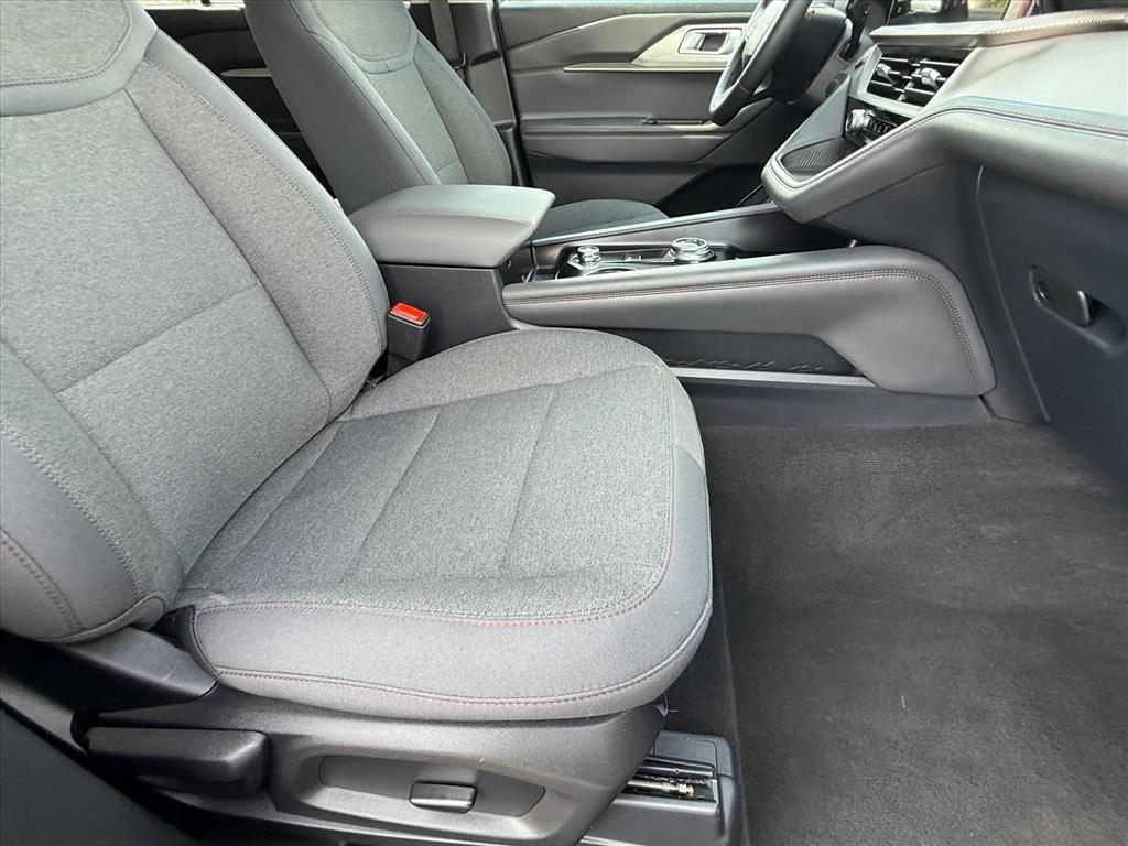 Used 2025 Black Ford Active image 10