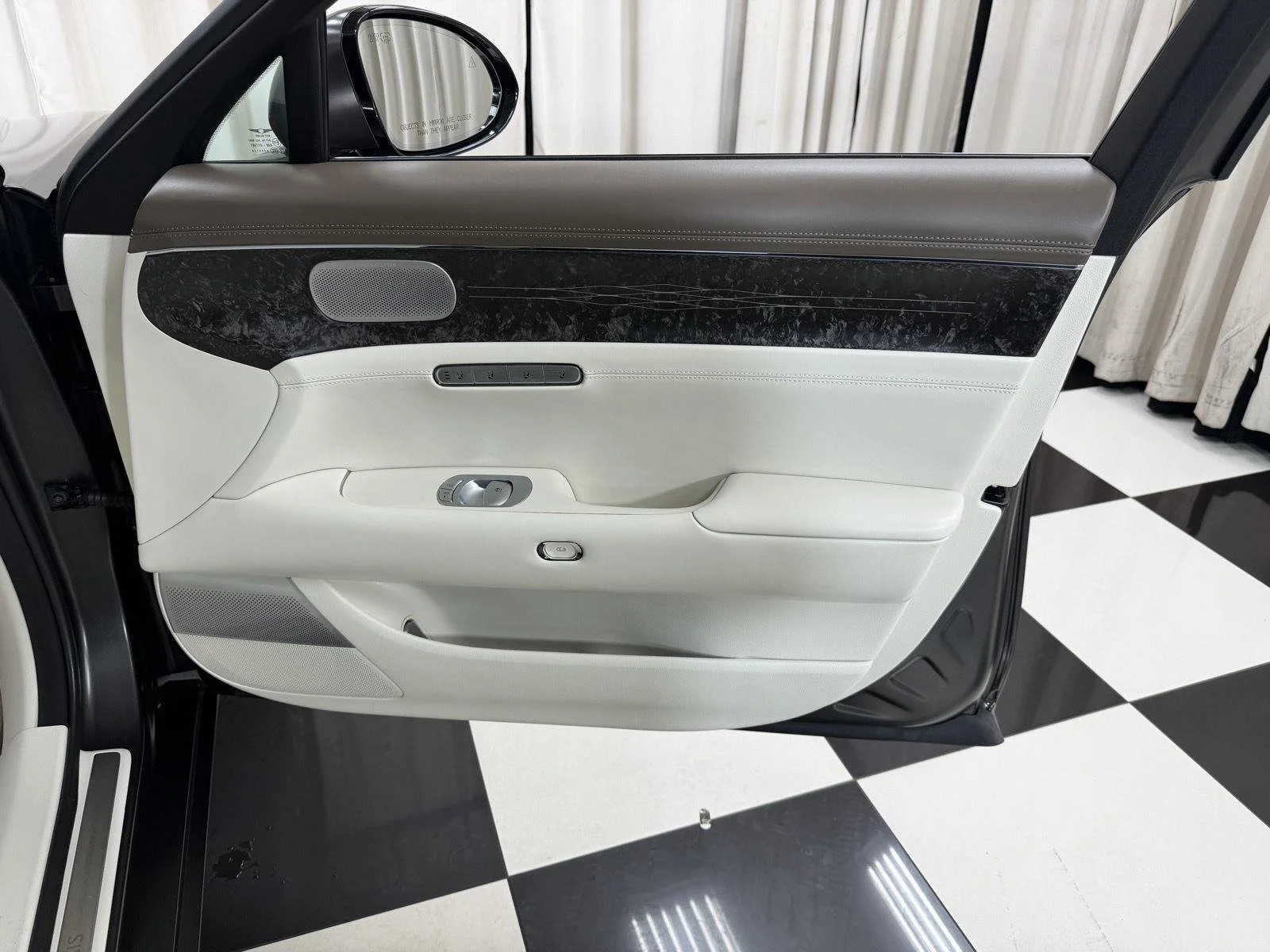 Used 2023 Gray Genesis 3.5T e-SC image 21