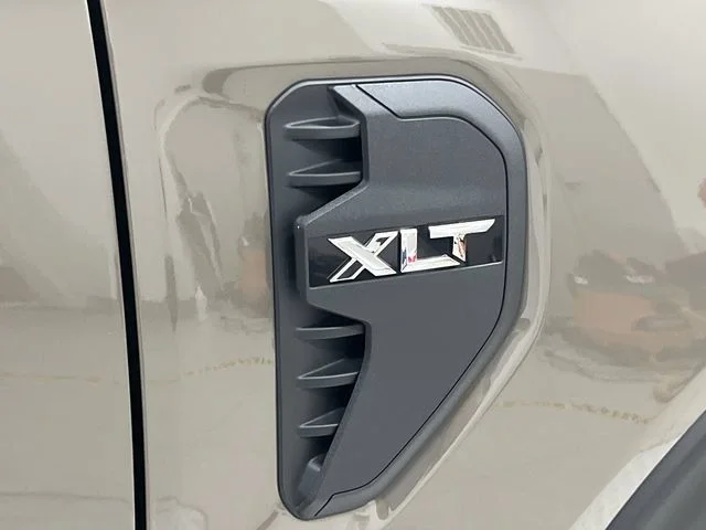 New 2026 Marsh Gray Ford XLT image 11