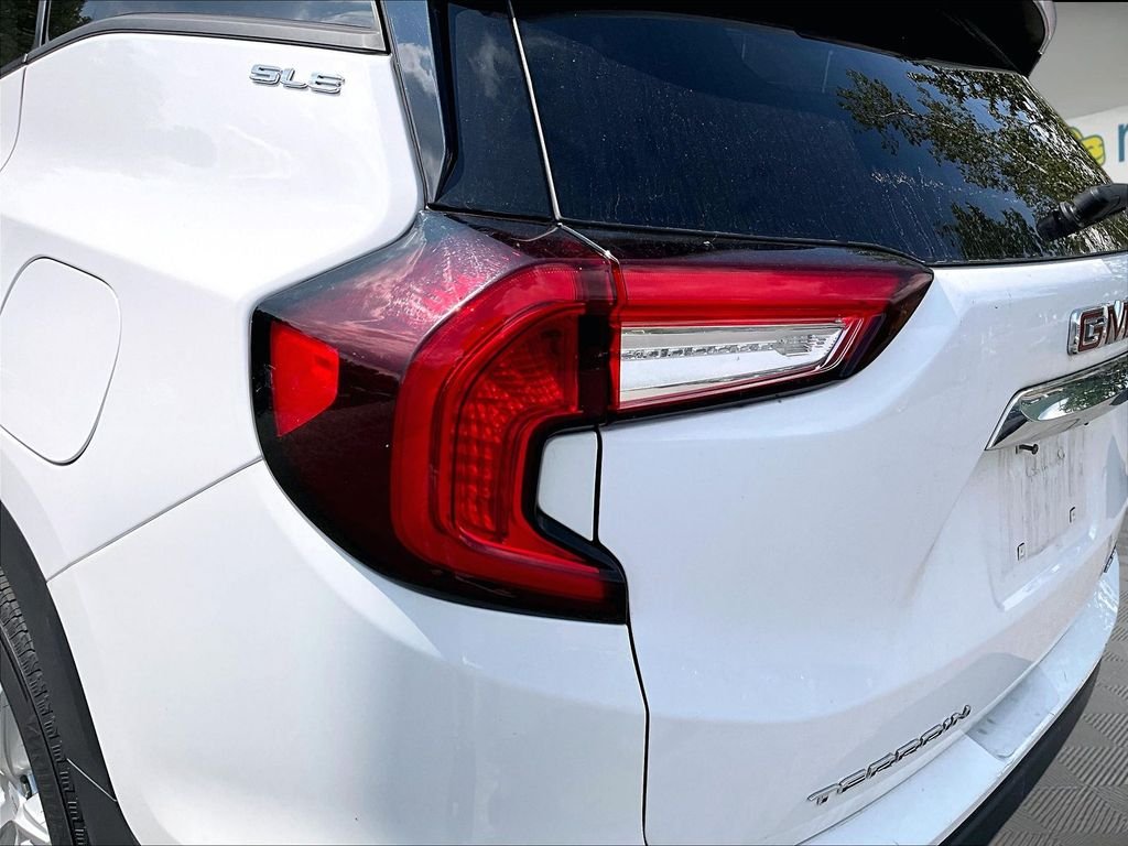 Used 2024 Summit White GMC SLE image 30